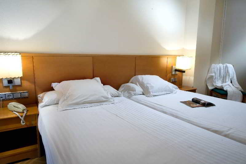 Suites Sercotel Mirasierra Pamplona Bagian luar foto