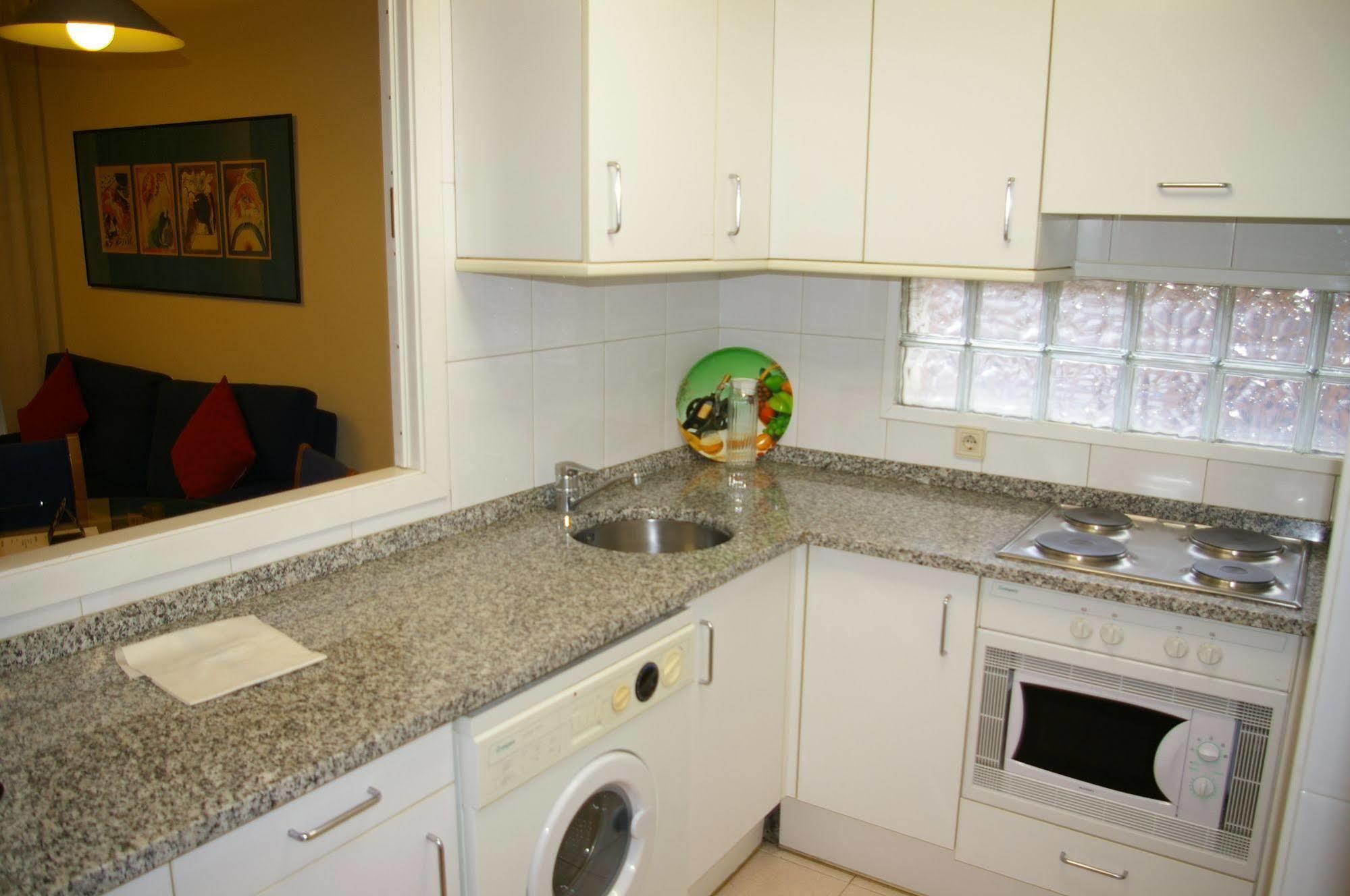 Suites Sercotel Mirasierra Pamplona Bagian luar foto
