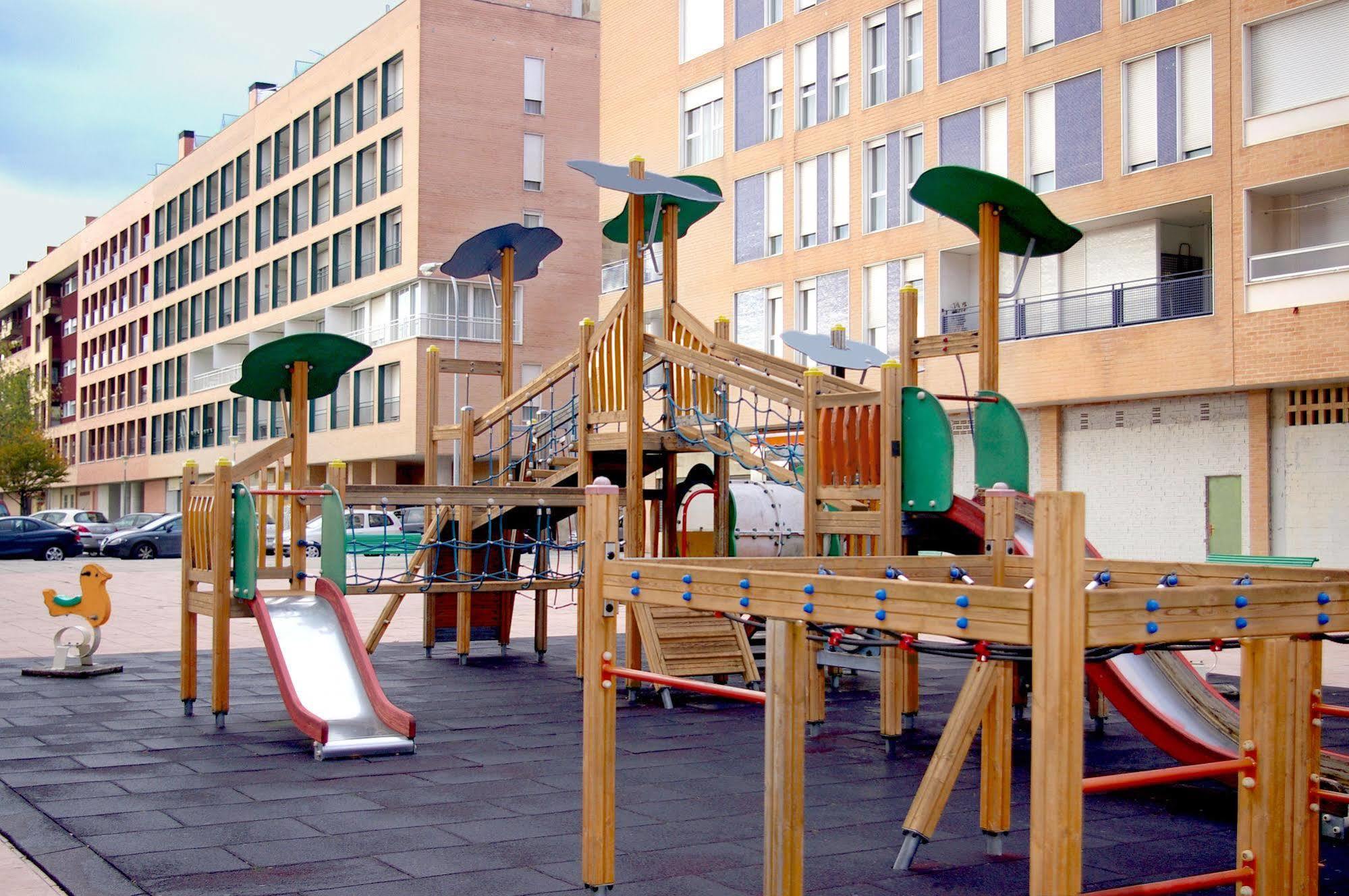 Suites Sercotel Mirasierra Pamplona Bagian luar foto